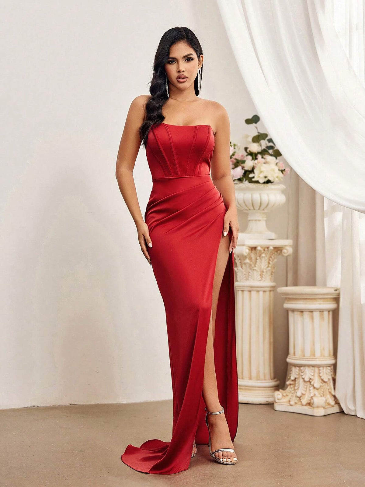 Elegant And Simple Strapless Handmade Fishbone And Decorative Strips Accented Side Pleats High Slit Trail Gown For Date, Party Or Banquet