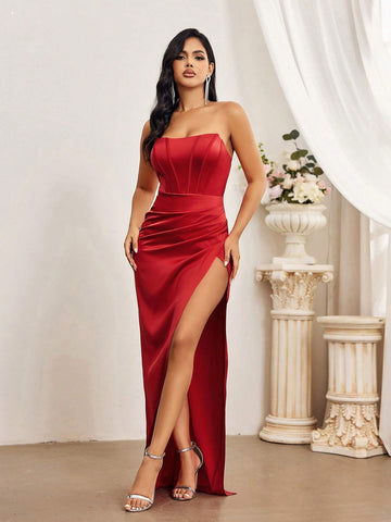 Elegant And Simple Strapless Handmade Fishbone And Decorative Strips Accented Side Pleats High Slit Trail Gown For Date, Party Or Banquet