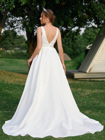 Elegant, Gorgeous And Luxurious White Simple V-Shaped 3D Three-Dimensional Flower , Festivals, Parties, Dances, Holiday Trains Satin Oversized Floor-Length Pleated Casual Wedding Dress