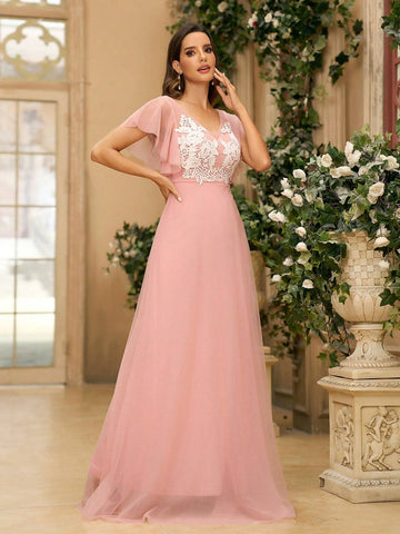 Romantic Pink Mesh Fabric Women's Bridesmaid Dress, Featuring A White Applique On The Front, Exquisite V-Neckline With Ruffle Sleeves, A-Line Silhouette, V-Back Design, Suitable For Wedding Occasions