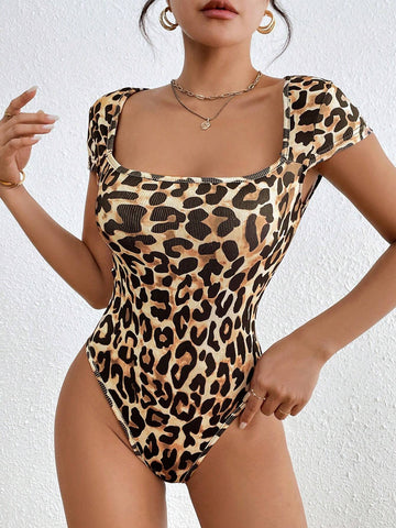 Women's Fashionable Turtleneck Leopard Printed Bodysuit