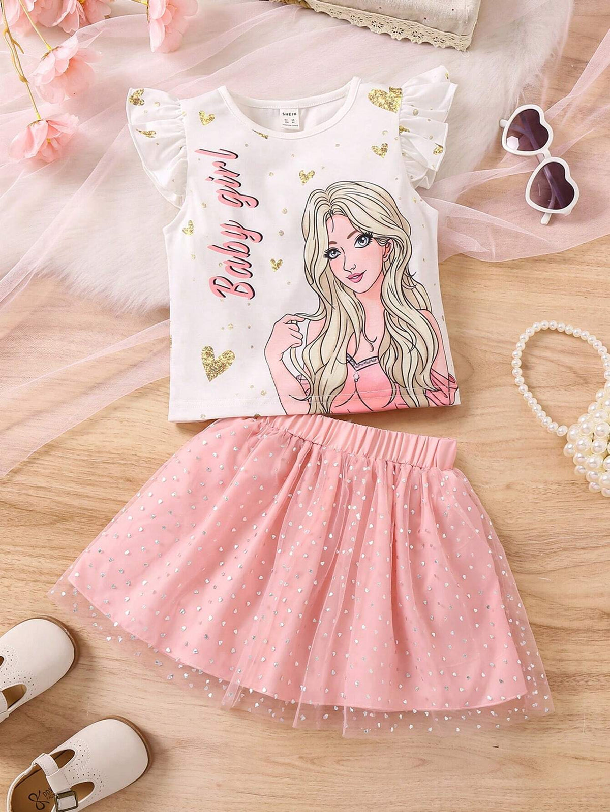 Young Girl Cartoon Character & Letter Print Top And Mesh Heart Patterned Skirt Set