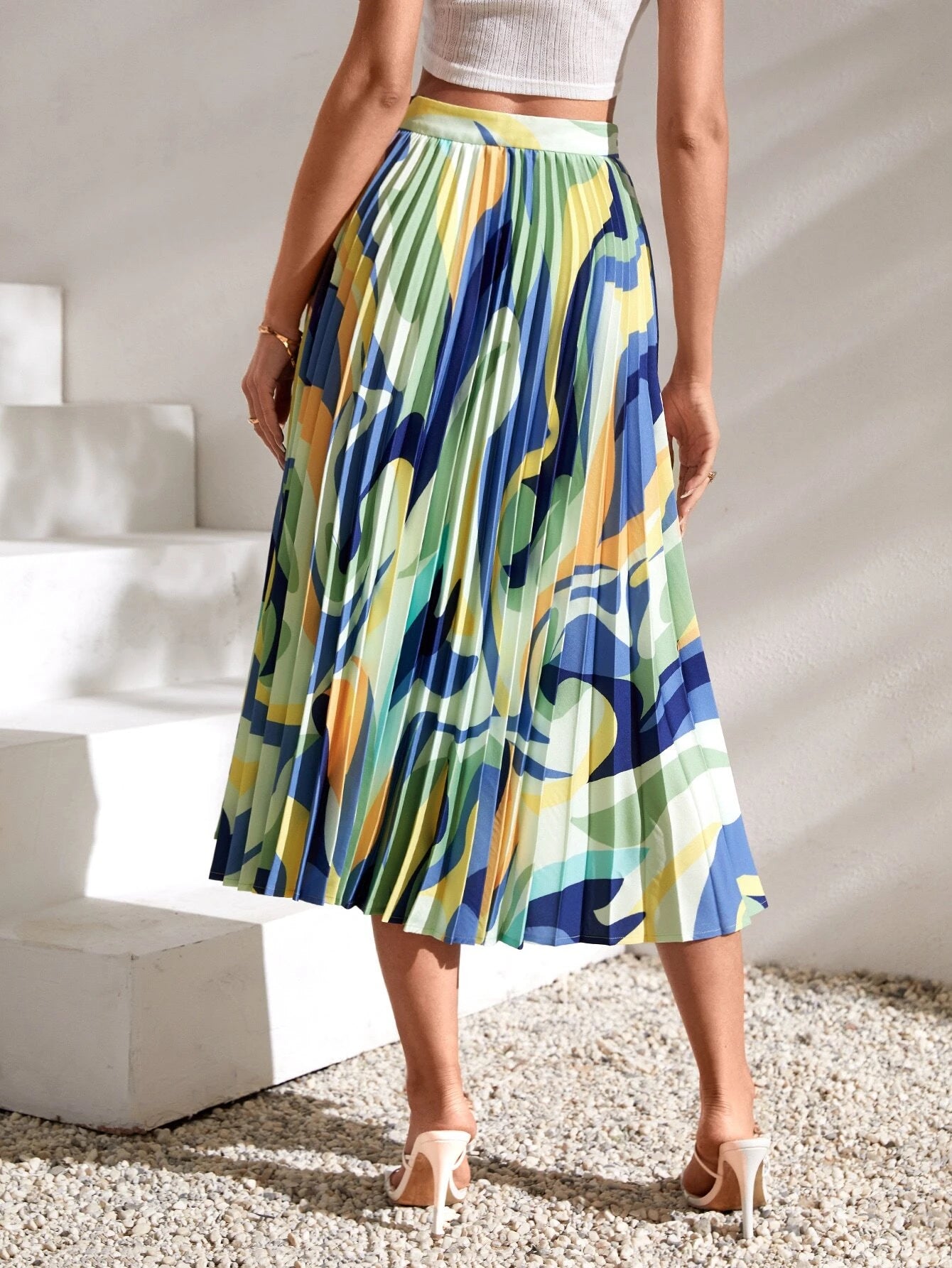 Graphic Print Pleated Skirt