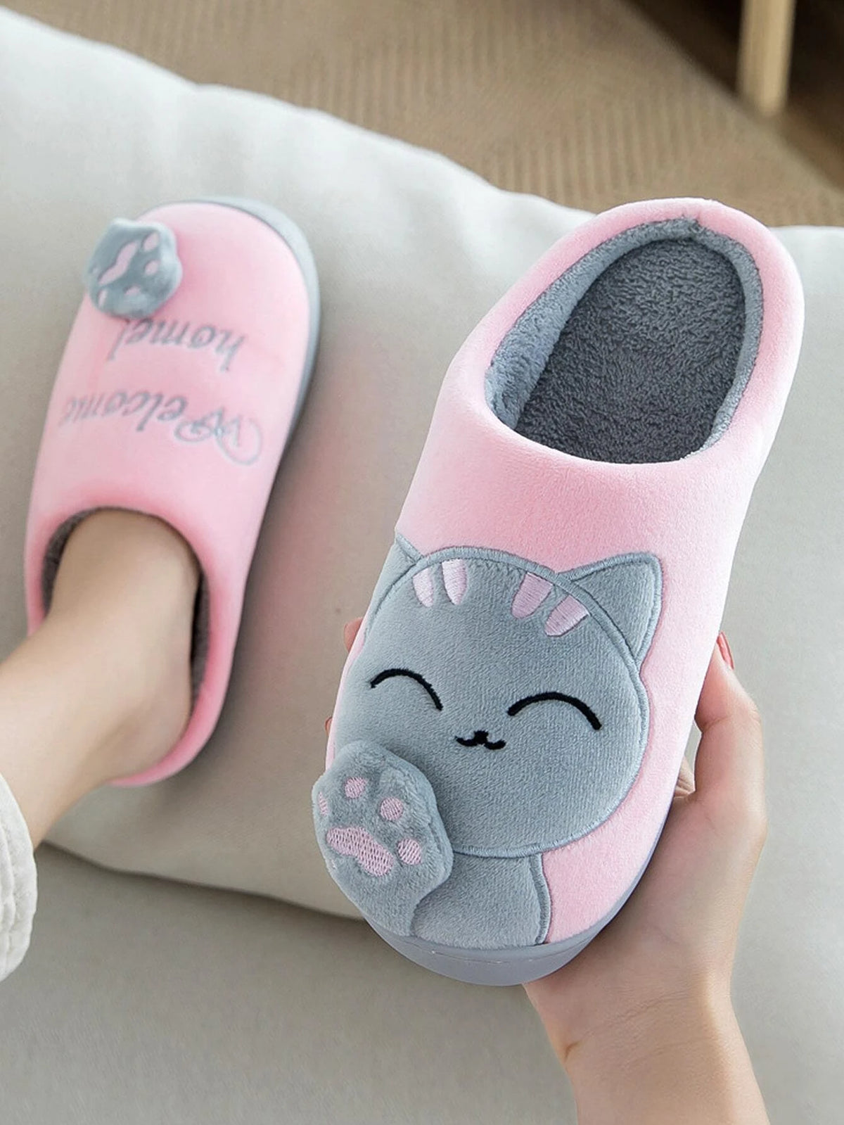 Letter Embroidered Cartoon Cat Decor Novelty Slippers